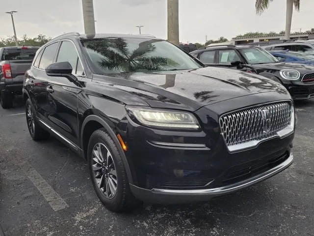 2023 Lincoln Nautilus Standard photo 2