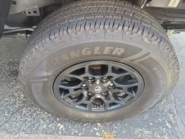 2021 Toyota Tacoma SR5 V6 photo 10
