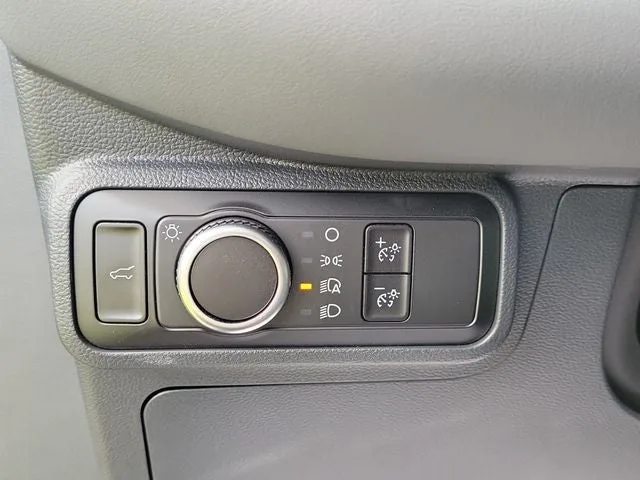 2025 Ford Explorer Active photo 12