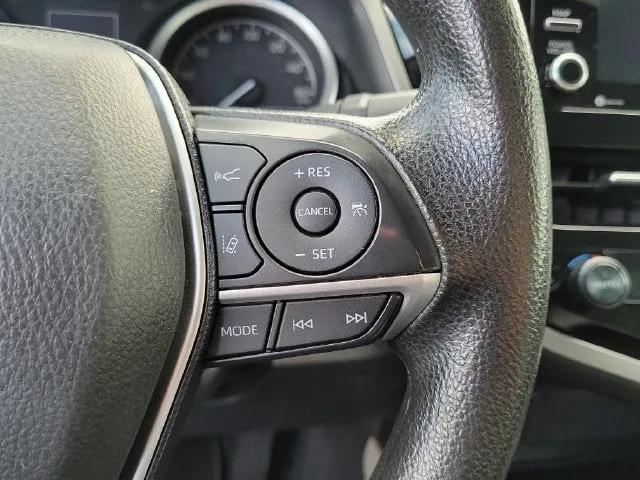 2022 Toyota Camry LE photo 21
