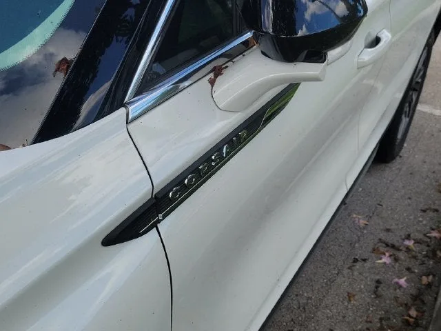 2024 Lincoln Corsair Premiere photo 5