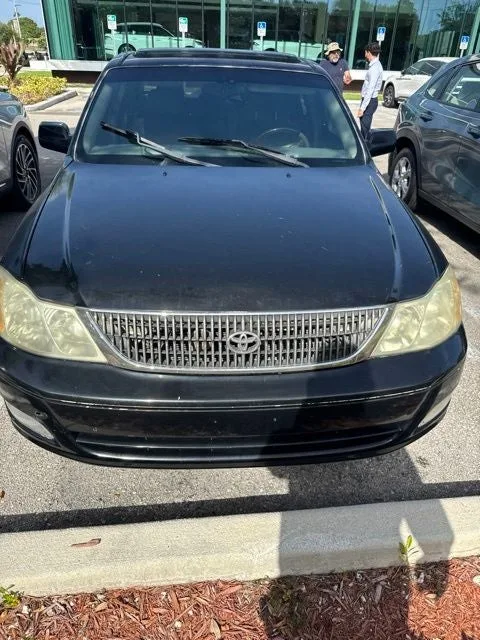 2004 Toyota Avalon XLS photo 2