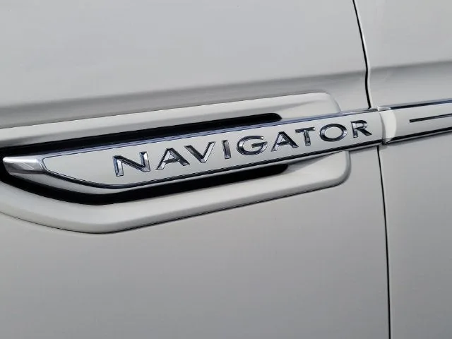 2020 Lincoln Navigator L Reserve photo 4