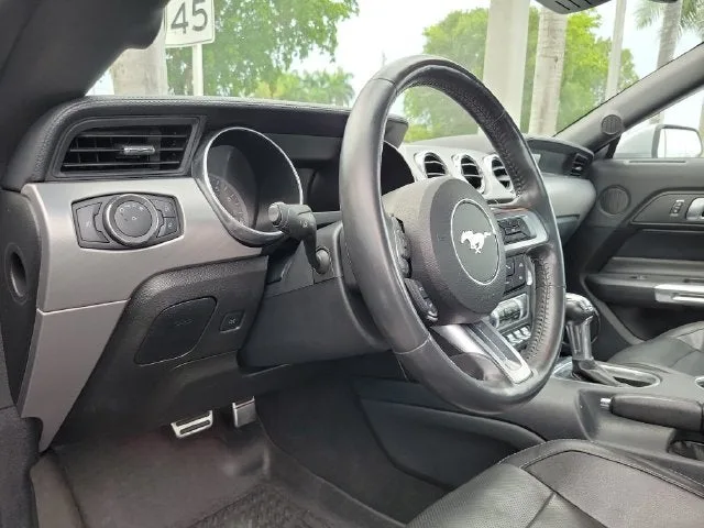 2021 Ford Mustang GT Premium photo 9
