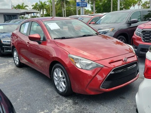 2018 Toyota Yaris iA Base photo 2