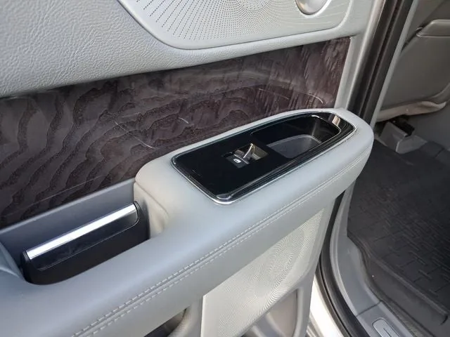 2020 Lincoln Navigator L Reserve photo 10
