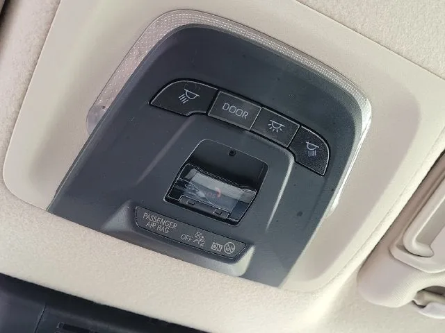 2025 Toyota Corolla LE photo 28