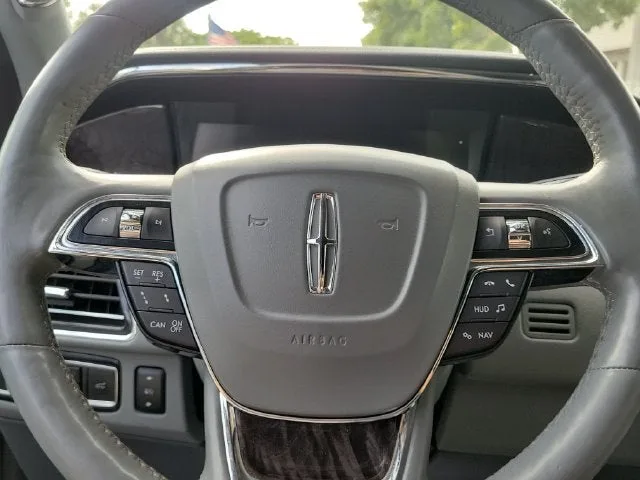 2020 Lincoln Navigator L Reserve photo 19