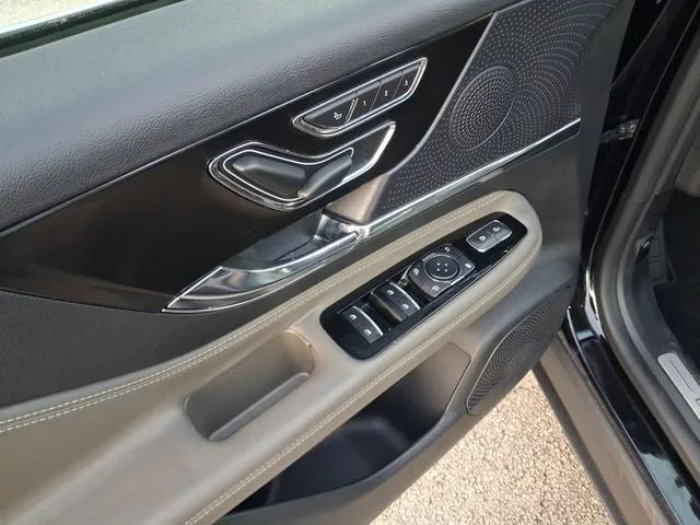 2024 Lincoln Corsair Premiere photo 14
