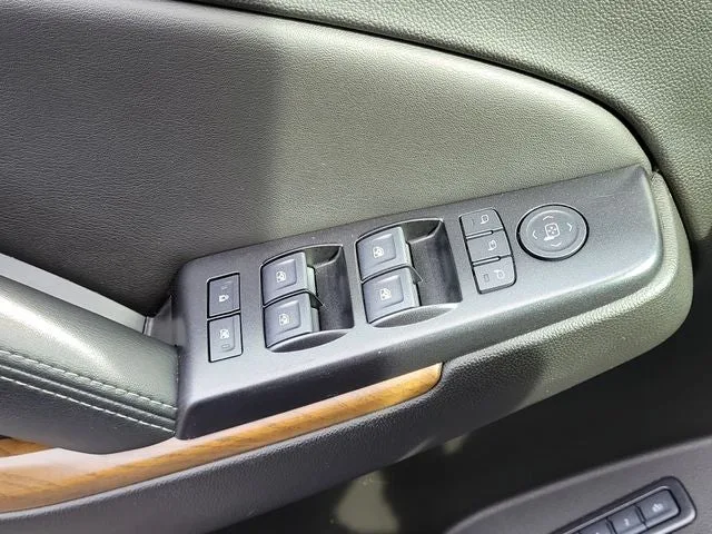 2020 GMC Yukon Denali photo 21