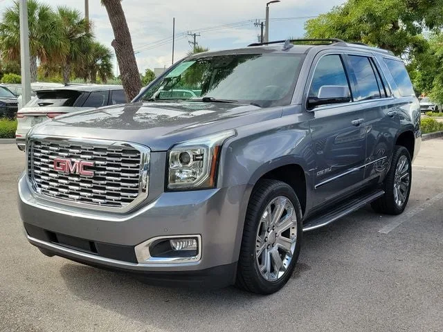 2020 GMC Yukon Denali photo 3