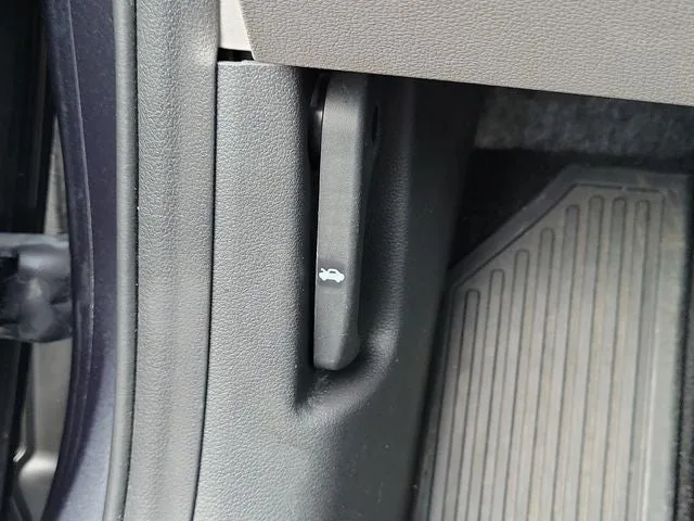 2020 Hyundai Elantra SE photo 13