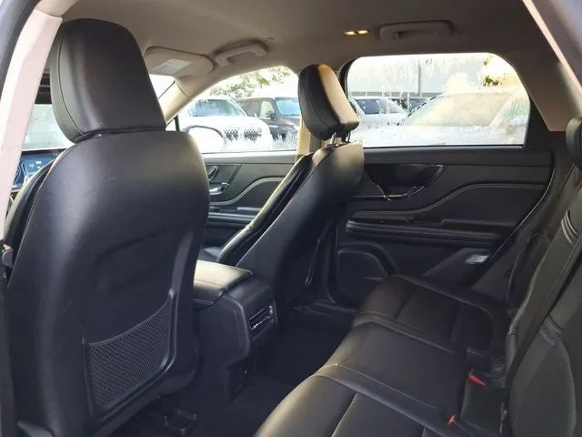 2023 Lincoln Corsair Standard photo 5