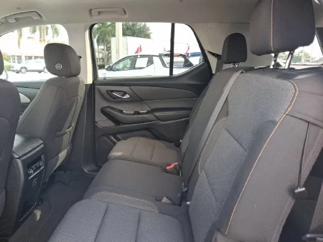 2021 Chevrolet Traverse LS photo 6