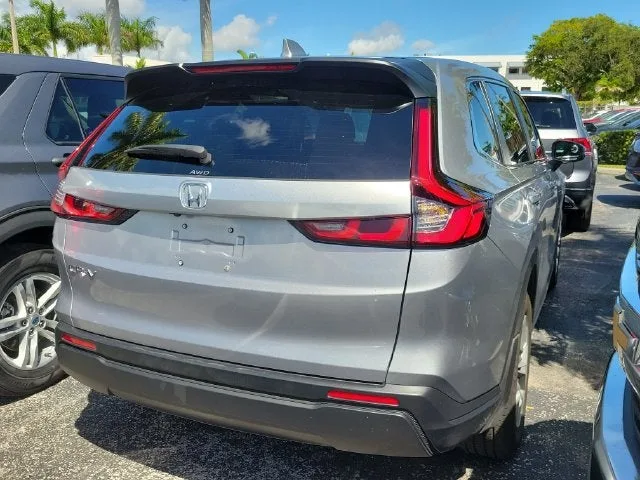 2025 Honda CR-V LX photo 3