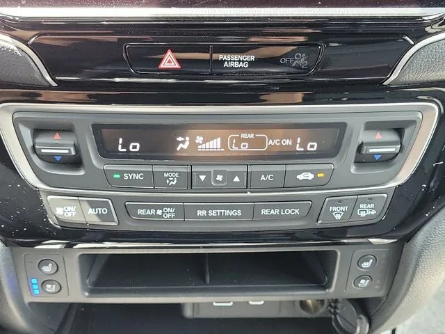 2025 Honda Ridgeline Black Edition photo 27