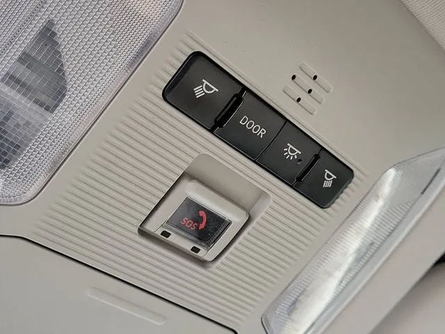 2021 Toyota RAV4 LE photo 29