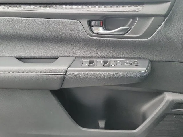 2025 Honda CR-V LX photo 13