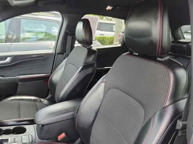 2024 Ford Escape ST-Line photo 9