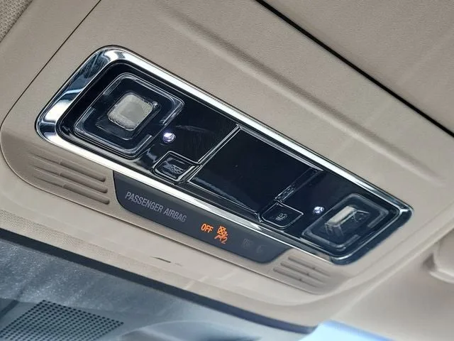 2022 Lincoln Corsair Standard photo 28