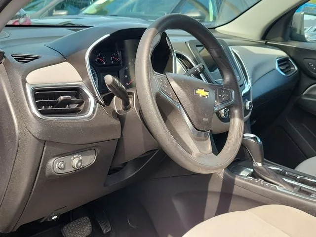 2019 Chevrolet Equinox LS photo 8