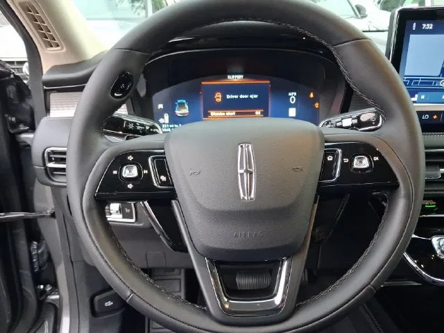 2024 Lincoln Corsair Premiere photo 15