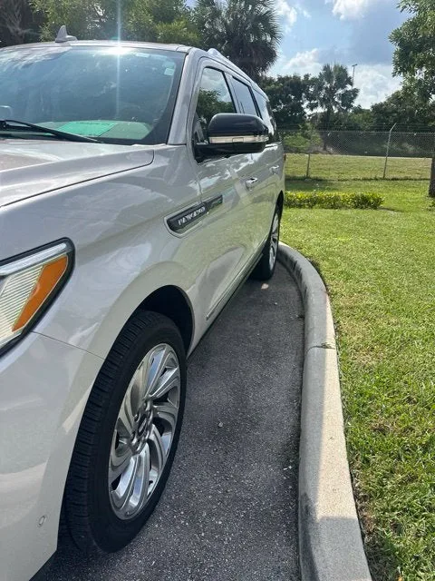 2024 Lincoln Navigator Premiere photo 13