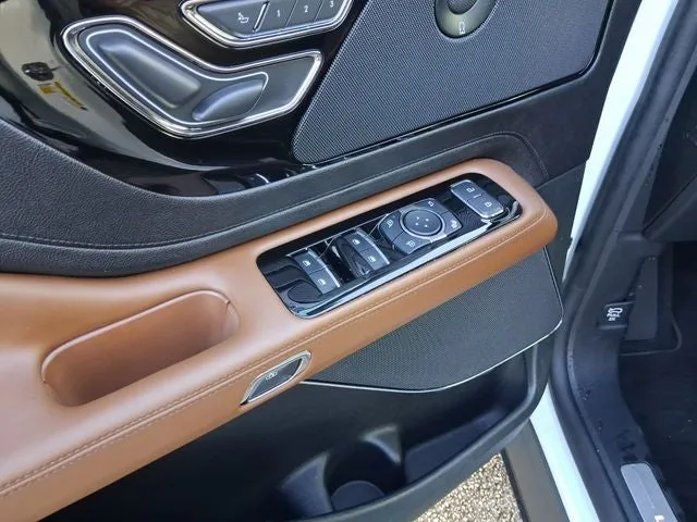 2024 Lincoln Aviator Reserve Premium photo 15