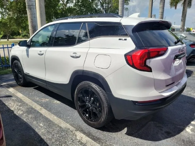 2020 GMC Terrain SLE photo 2