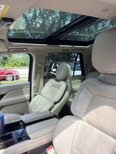 2018 Lincoln Navigator Reserve photo 3