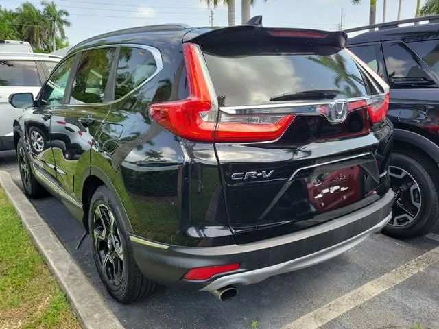 2017 Honda CR-V Touring photo 4