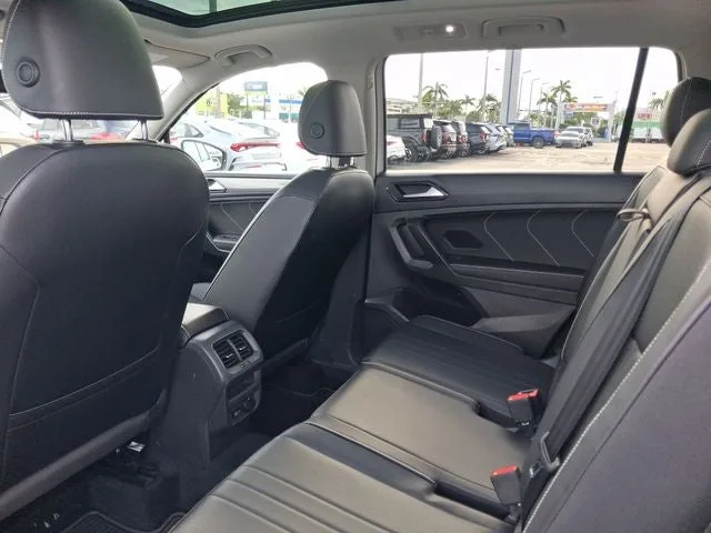 2022 Volkswagen Tiguan 2.0T SE photo 5
