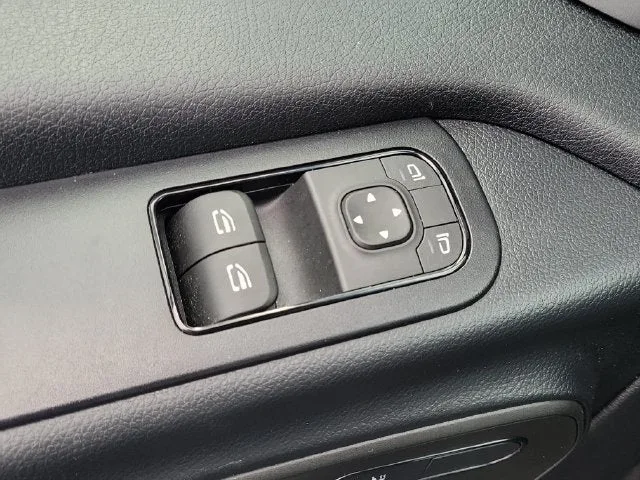 2025 Mercedes-Benz Sprinter 2500 Passenger 170 WB High Roof photo 18