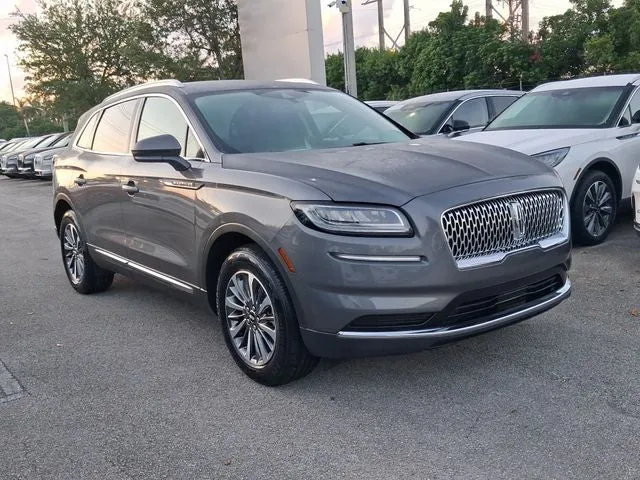 2022 Lincoln Nautilus Standard photo 22
