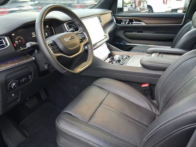 2022 Jeep Grand Wagoneer Series I photo 11