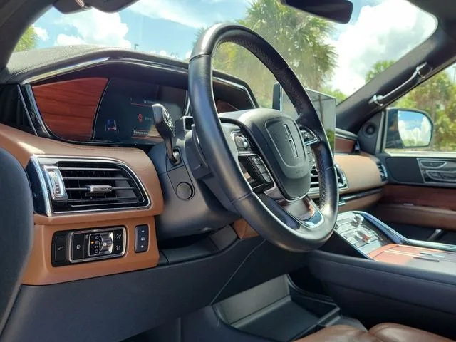 2023 Lincoln Navigator Reserve photo 10