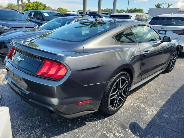 2020 Ford Mustang EcoBoost Premium photo 3