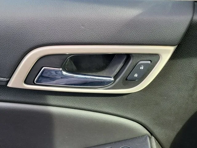 2020 GMC Yukon Denali photo 20