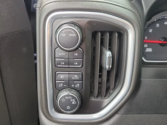 2022 Chevrolet Silverado 1500 LTD RST photo 13