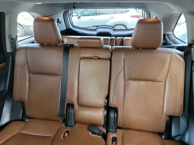 2017 Toyota Highlander Limited Platinum photo 10