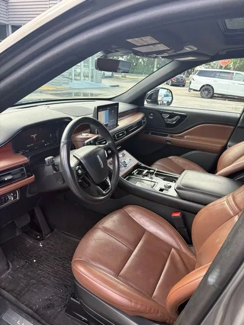 2022 Lincoln Aviator Reserve Premium photo 2