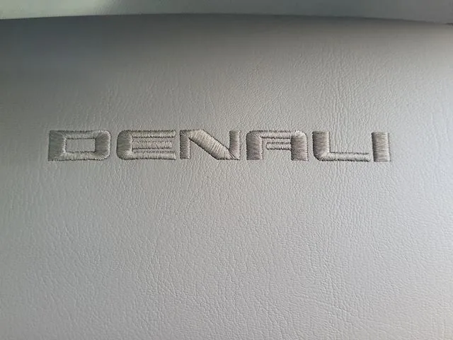 2019 GMC Yukon XL Denali photo 15