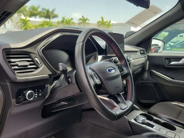 2024 Ford Escape ST-Line photo 8