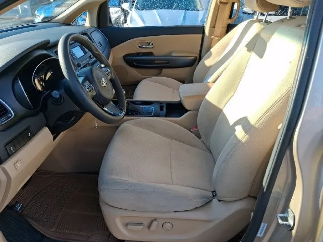 2015 Kia Sedona LX photo 10