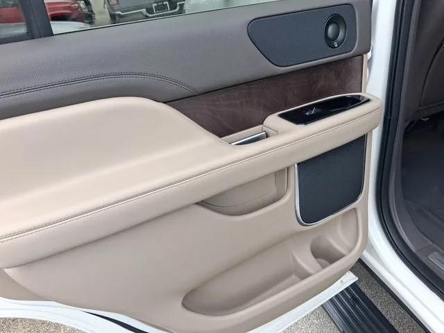 2023 Lincoln Navigator Reserve photo 9