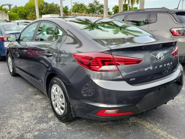 2020 Hyundai Elantra SE photo 4