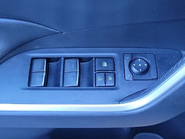 2022 Toyota RAV4 XLE photo 16