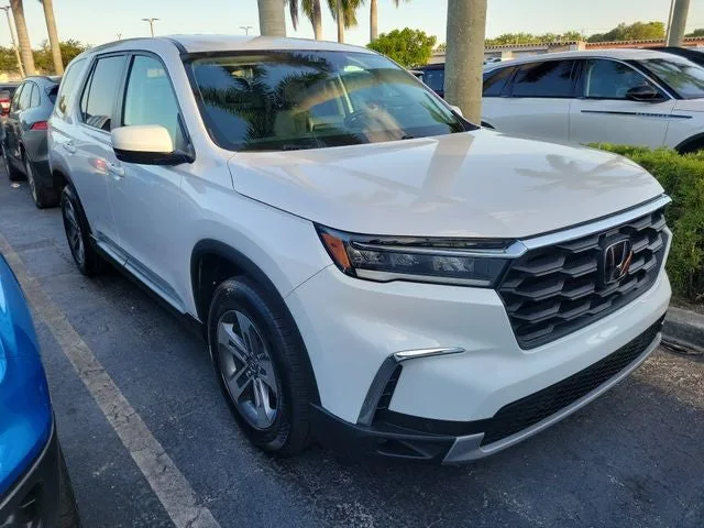 2024 Honda Pilot EX-L 7 Passenger photo 32