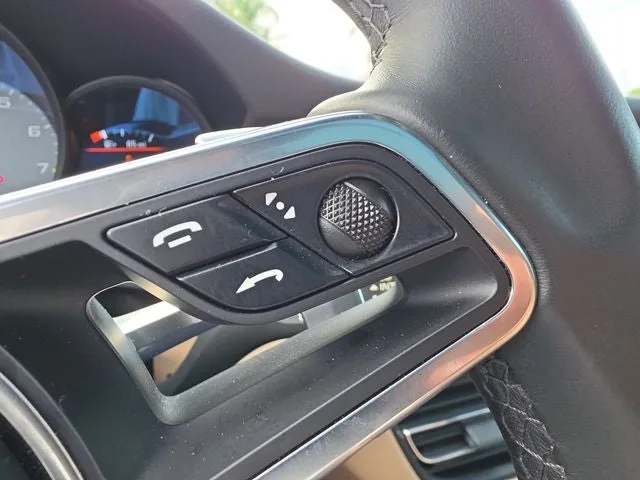 2020 Porsche Macan S photo 20