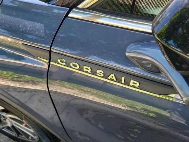 2022 Lincoln Corsair Standard photo 6